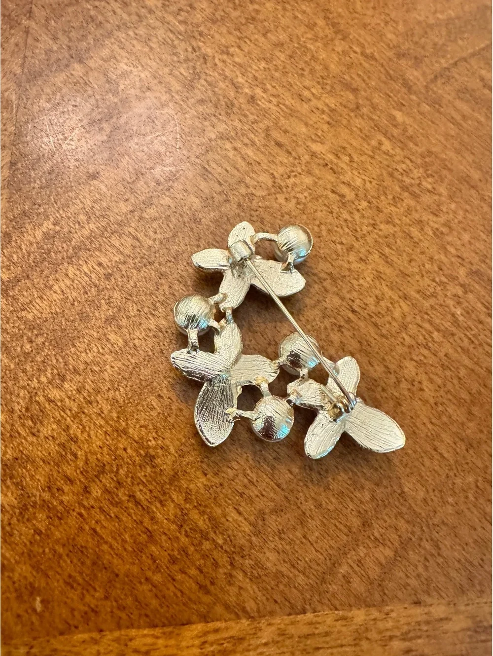 Elegant Butterfly and Pearl Brooch Pin 306